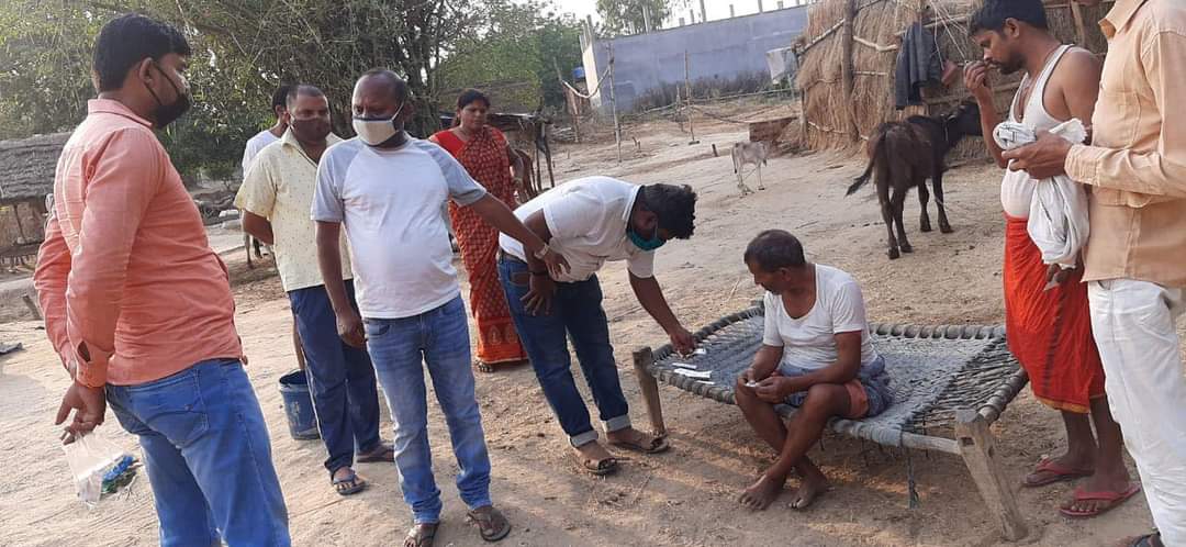 Bande Bharats Medicine Distribution Program in Rural Areas Affected By Corona